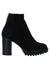 DUE PAOLI Ankle boots