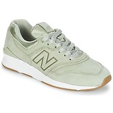 New Balance  WL697  women's Shoes (Trainers) in Green