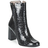 Paco Gil  CARA  women's Low Ankle Boots in Black
