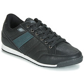 Umbro  GARENTON  men's Shoes (Trainers) in Black