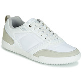 Umbro  GARWAY  men's Shoes (Trainers) in White